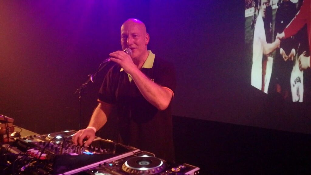 VID 20180915 232139   roro