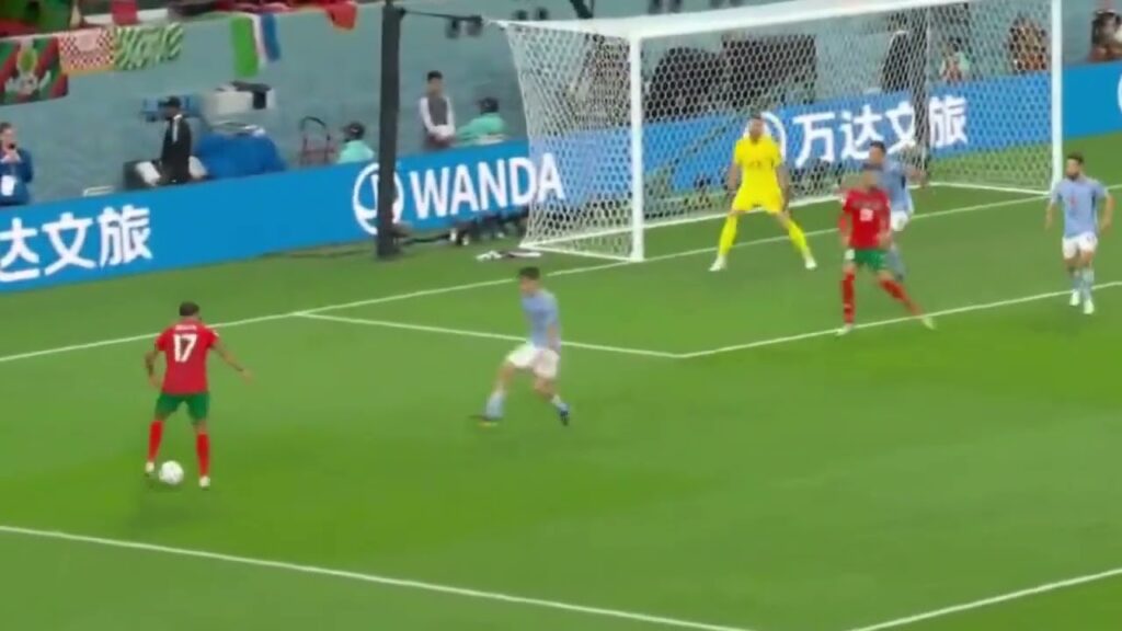 Sofiane Boufal vs Spain