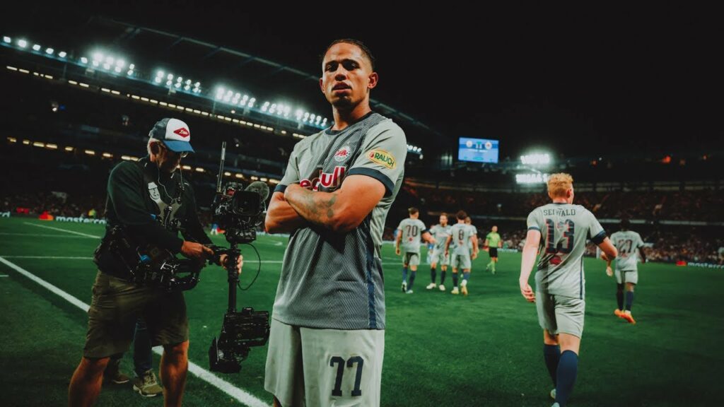 Näher dran geht nicht! 💥 Okafors Chelsea-Schocker hautnah vom Spielfeldrand ✨