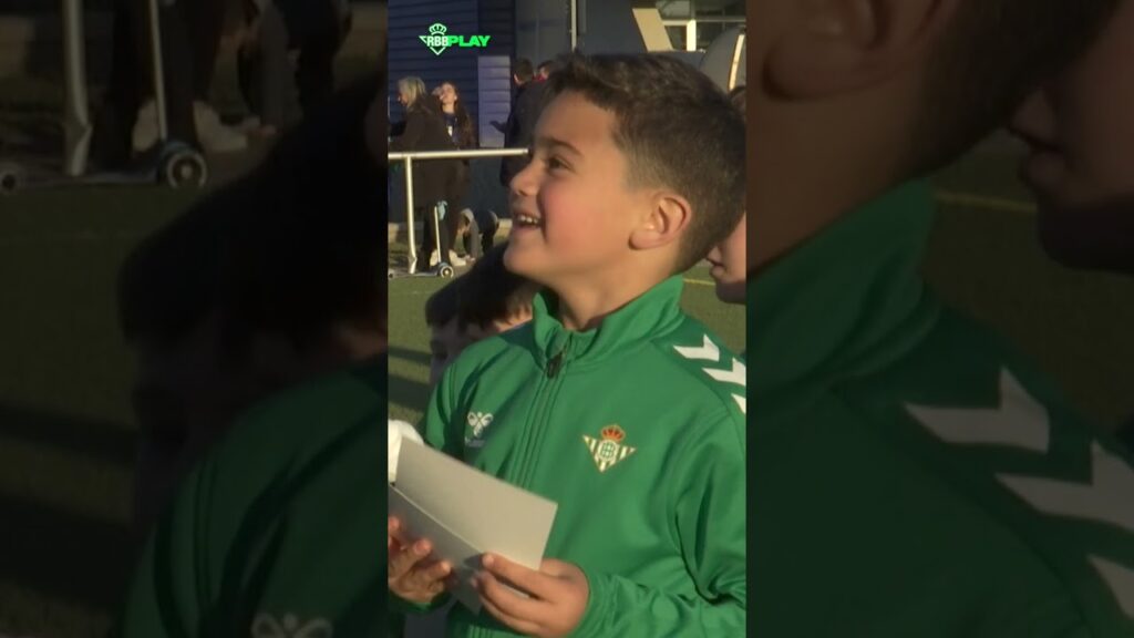 ¡Guido y Pezzella visitan a los alumnos de la Betis Academy! 👦👩💚