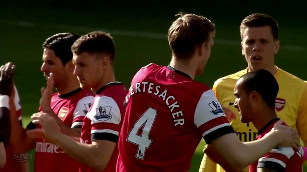 Wojciech Szczesny - Arsenal's Polish Goalkeeper (2012-13)