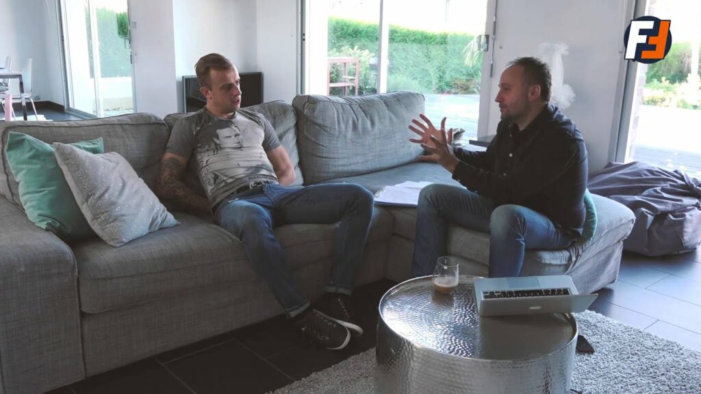 Kamil Grosicki o tym jak dostał "po schabach" od prezesa Jagiellonii | Obejrzyj cały dokument