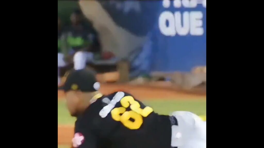 increible carlos martinez se cae 4 veces en la lomita