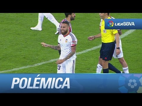 Polémica: expulsión de Otamendi y tángana
