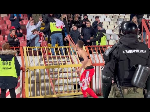 Strahinja Eraković poklanja dres dečaku nakon 169. večitog derbija (Crvena zvezda - Partizan)