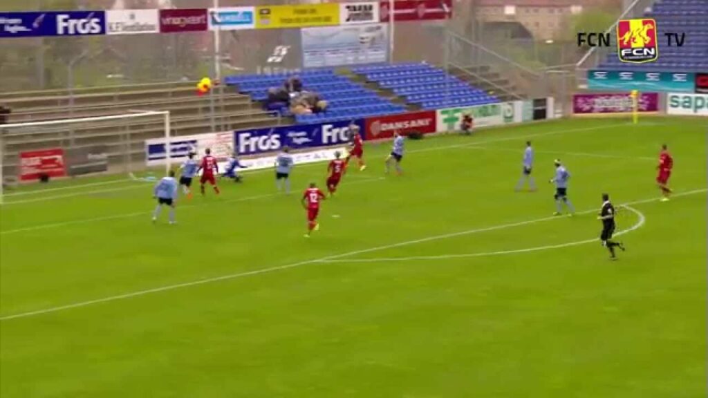 Strygers snedige scoring indenom målmanden