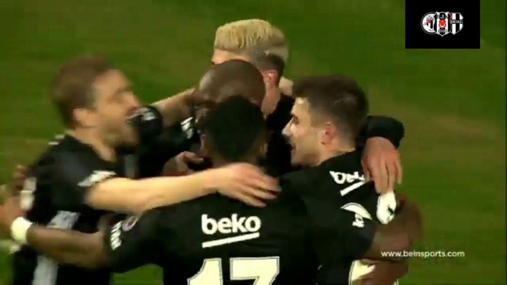 Atiba Hutchinson - Gangstas Paradise