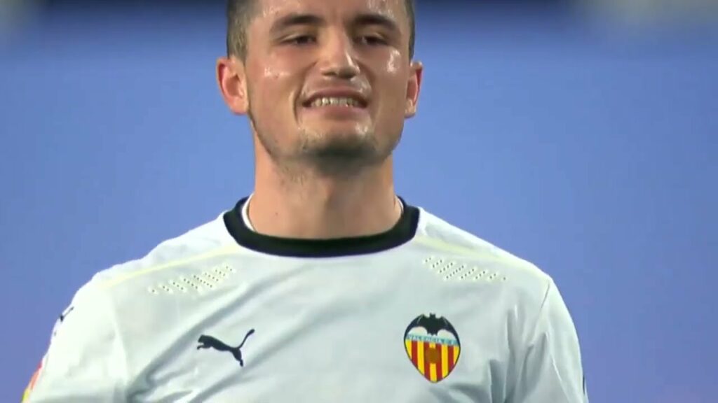 Hugo Guillamón   Defensive Skills, Tackles