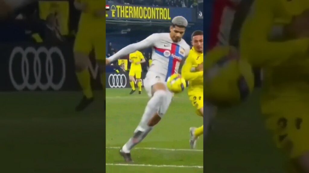 Ronald Araujo destroys yeremi pino - #SHORTS #FC BARCELONA #RONALD ARAUJO #ARAUJO