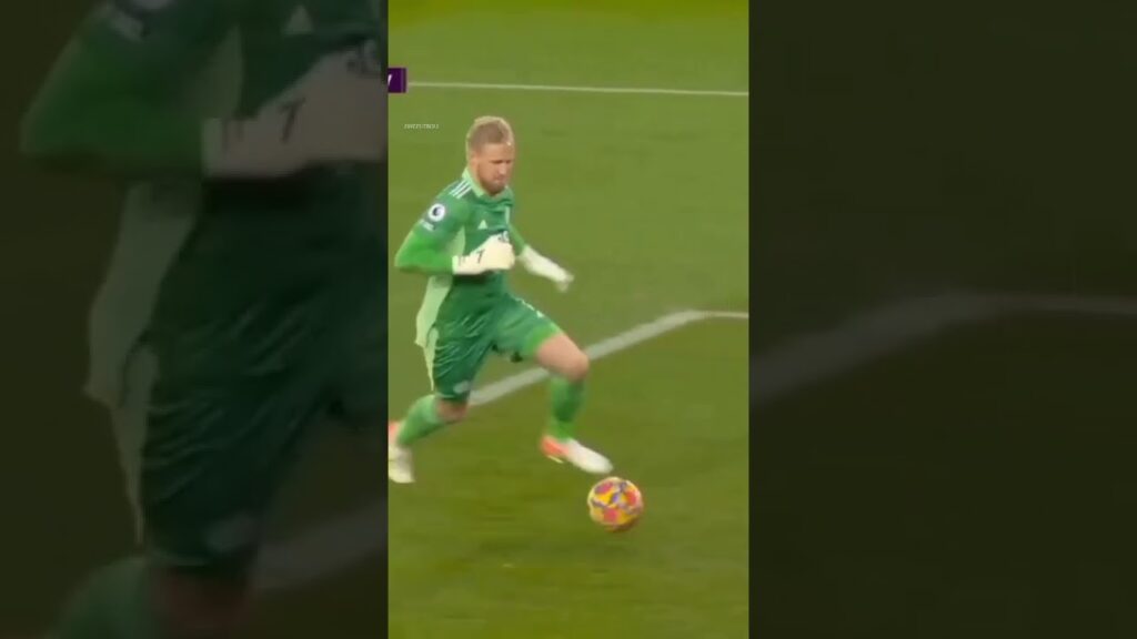 A mais bela defesa do Kasper Schmeichel #shorts A mais bela defesa do Kasper Schmeichel #shorts
