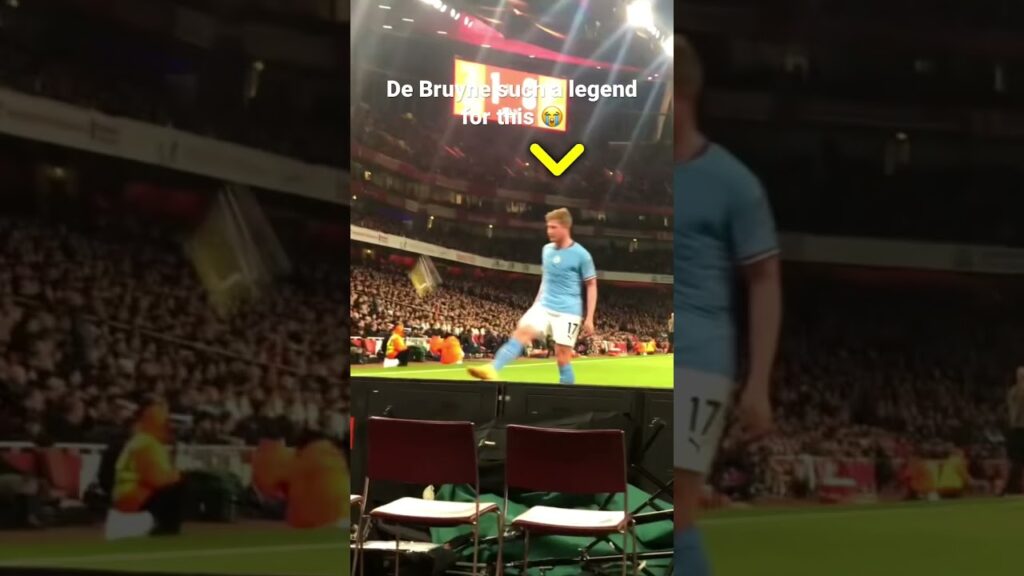 Kevin de Bruyne Traps BOTTLE Thrown by Arsenal Fans 😭💀 #shorts #premierleague