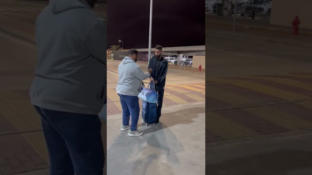 القائد سلمان الفرج يغادر مع بعثة الهلال إلى قطر