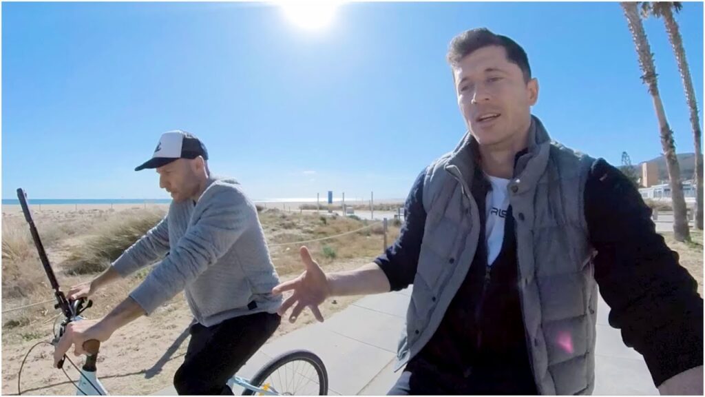 Robert Lewandowski eyeing up MAGICAL El Clasico 👀 | ESPN FC