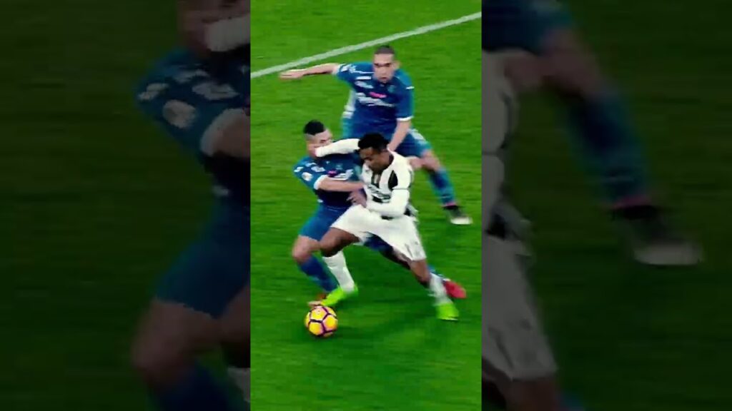 Alex Sandro first goal with Juventus 👀🤍🖤