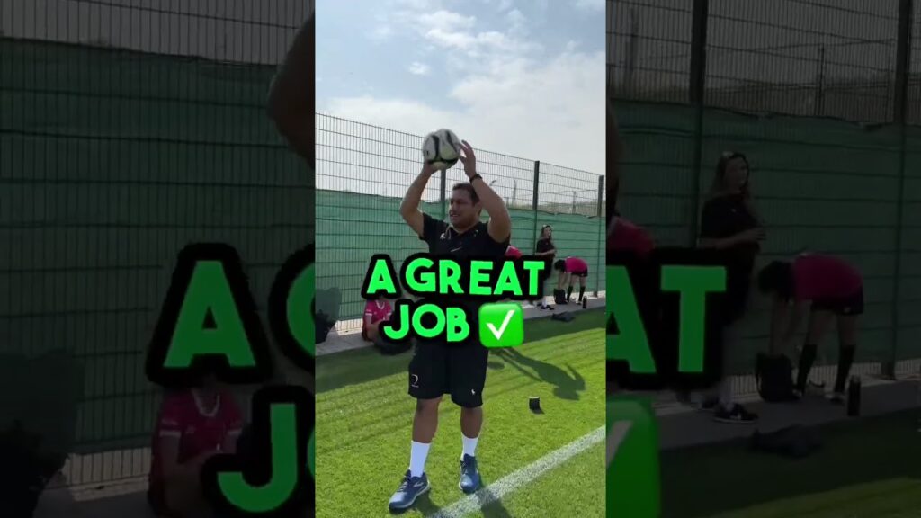 Tutorial went wrong ⛔️, throw-in tips!#footballcoach #footballtips #footballtraining #footballshorts