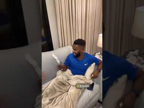 هدية صالح الشهري لـ نواف العابد 😂