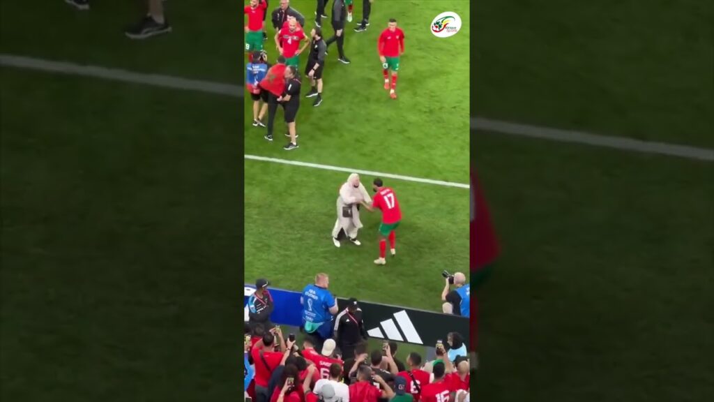 Le magnifique hommage de Sofiane Boufal à sa maman. ❤