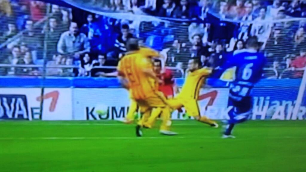 Celso Borges ante el Barcelona 20-4-16