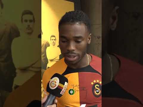 Sam Adekugbe, Galatasaraylıları duygulandırdı! “Türkiye’nin en büyük kulübüe geldim” Sam Adekugbe, Galatasaraylıları duygulandırdı! "Türkiye'nin en büyük kulübüe geldim"