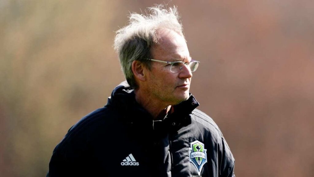 Interview: Brian Schmetzer on Nouhou's contract extension
