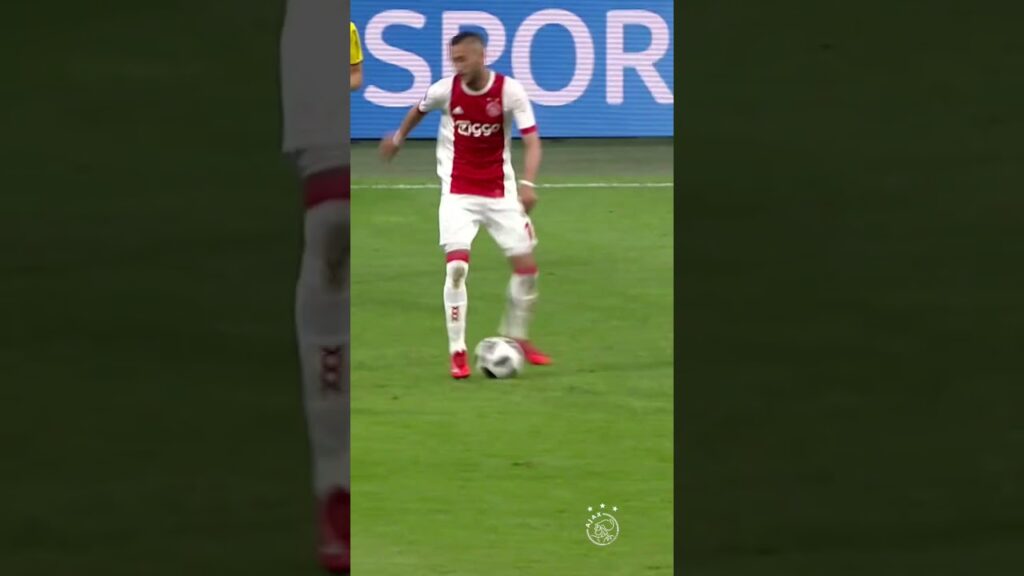 Why Hakim Ziyech is the wizard 😍