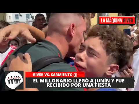 EMOTIVO: EL HERMOSO ABRAZO DE FRANCO ARMANI CON UN NIÑO DE JUNÍN