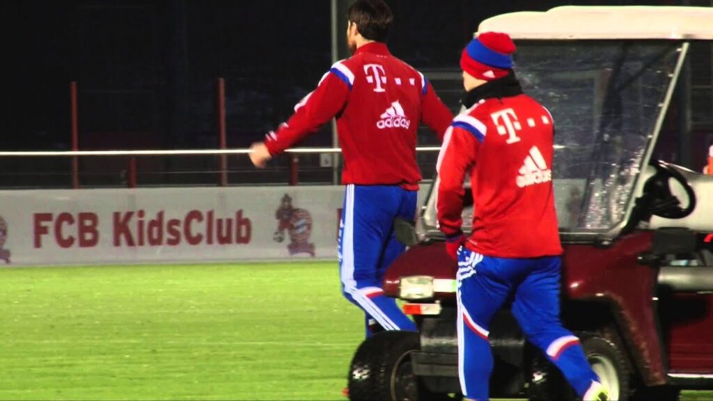 Die Bayern legen los! Holger Badstuber zurück, Pierre-Emil Hojbjerg zum FCA | FC Bayern München