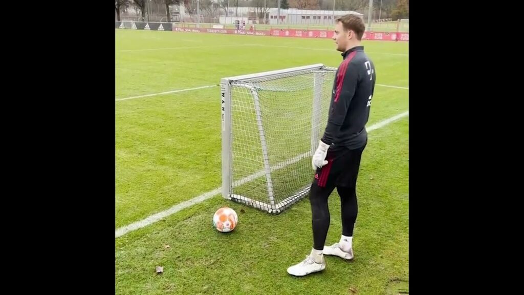 Manuel Neuer knows how to win a bet 😂💪 | #shorts