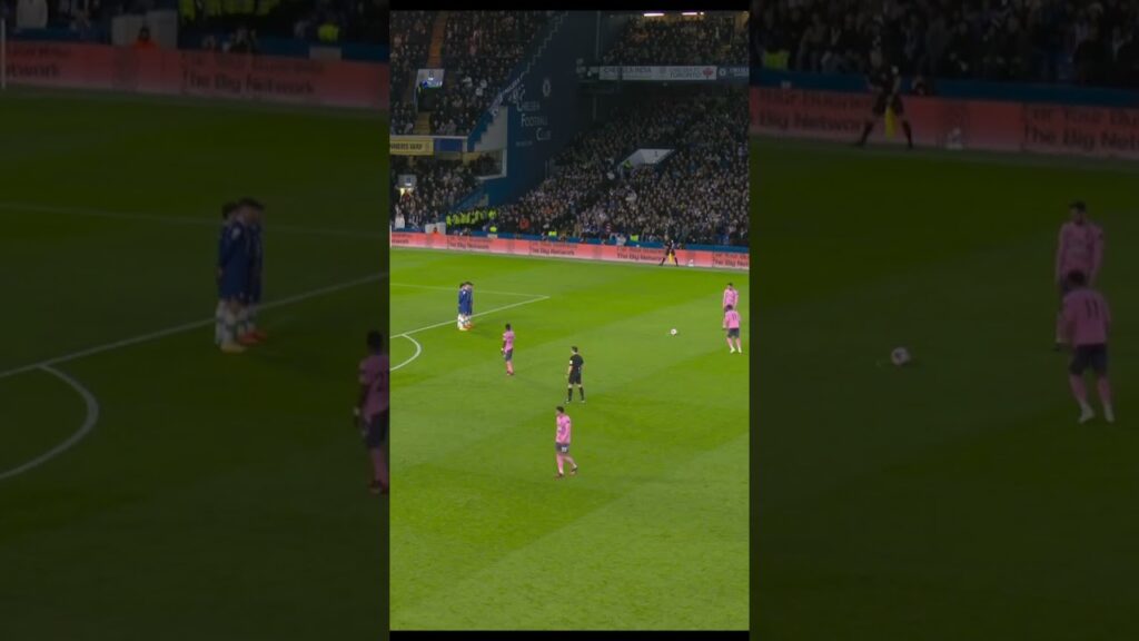 Pulisic passed out after strong freekick 😓