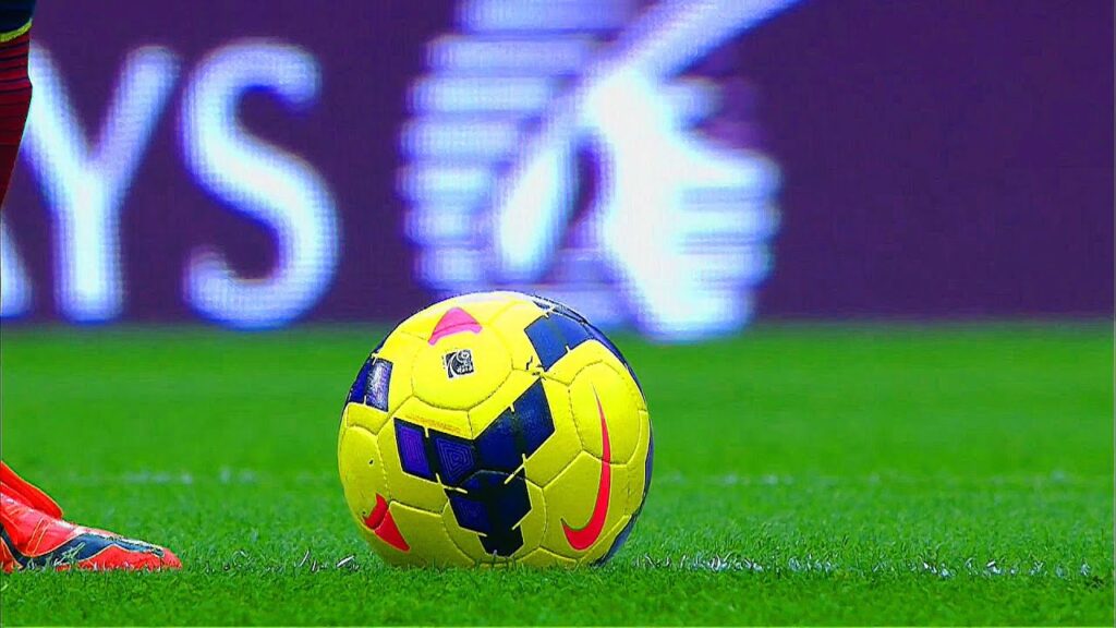 Times Lionel Messi Is Too Good for His Own Team [HD]