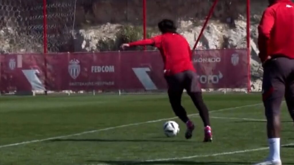 モナコ 南野拓実 シュート練習 Vol.2 - Monaco Takumi Minamino Shooting Practice