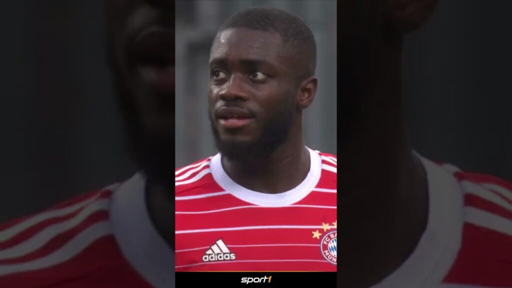 Upamecano fliegt! 🟥 #shorts #fussball #bundesliga