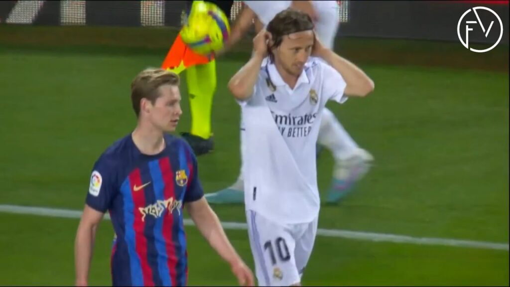 Frenkie De Jong DOMINATING over Modric and Kroos