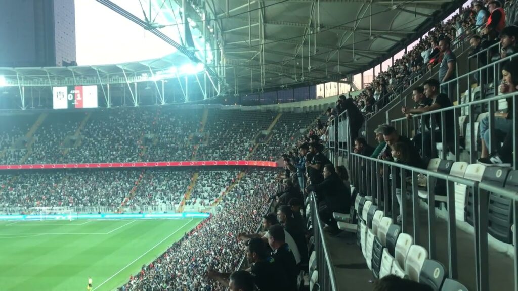 Beşiktaş Konyaspor 1-1 Atiba Oyuna Girince Tribünler Yıkıldı Çatışmalar Başlasın