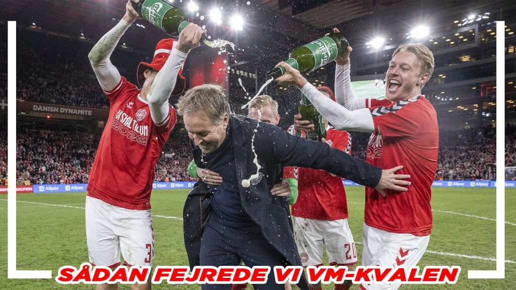 Se spillernes VM-fejring på banen og i omklædningsrummet