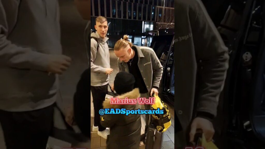 Nico Schlotterbeck hat mit dem Ende auch nicht gerechnet. Verpeilt? Von wegen. #bvb #süß #dfb #eads Nico Schlotterbeck hat mit dem Ende auch nicht gerechnet. Verpeilt? Von wegen. #bvb #süß #dfb #eads