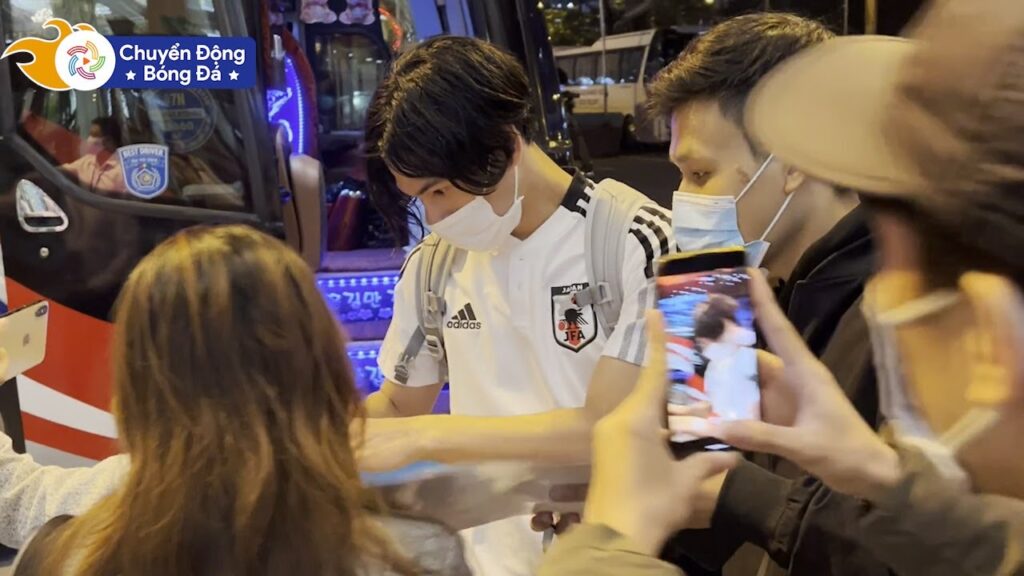 Phát cuồng vì Minamino nhưng fan nữ này lại nhầm lẫn điều cơ bản | Chuyển Động TV