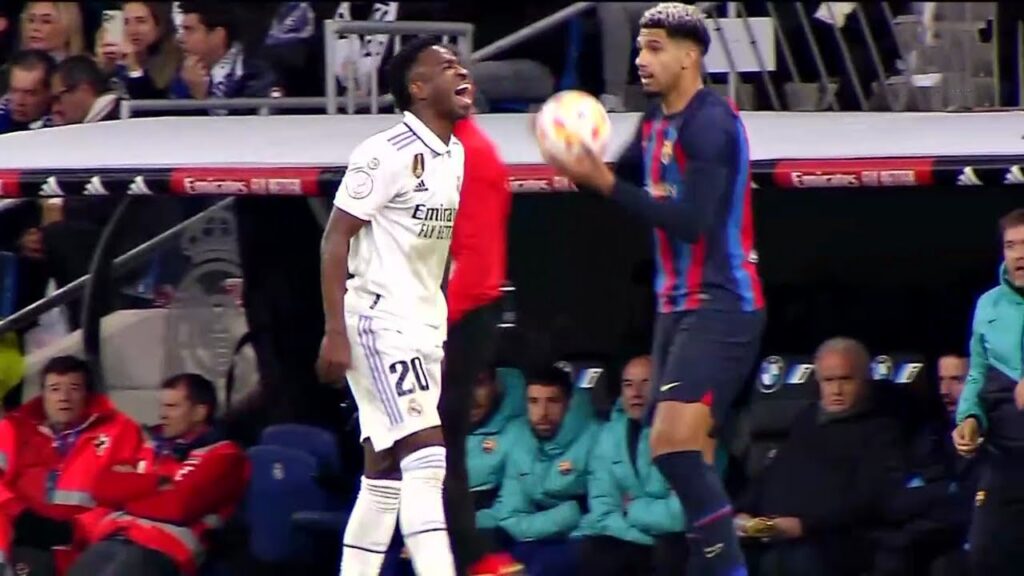 Vinicius no puede con Araujo