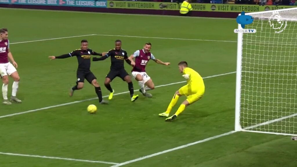 PENYELAMATAN SATU TANGAN MATHEW RYAN, PAULO GAZZANIGA, TIM KRUL