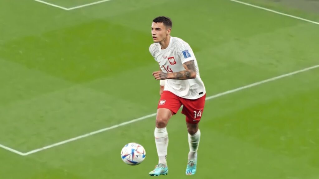 How Good is Jakub Kiwior at Poland 🇵🇱 team