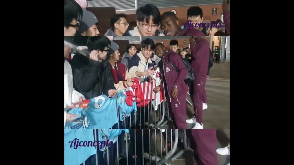 Southampton fans all over Kamaldeen Sulemana after great performance.