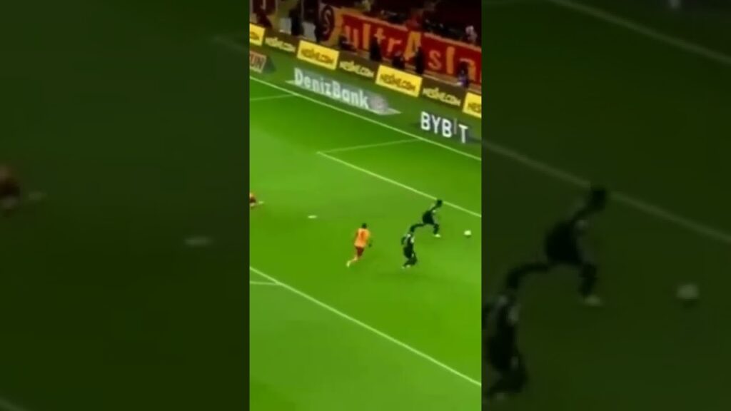 Victor Nelsson'un topu çizgiden çıkardığı pozisyon. #victornelsson #gs #galatasaray