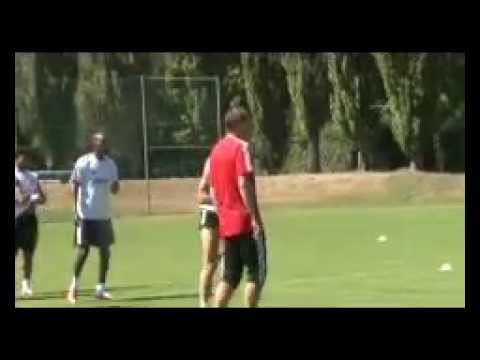 Beşiktaş'ta Atiba Hutchinson'un İlk Antrenmanı