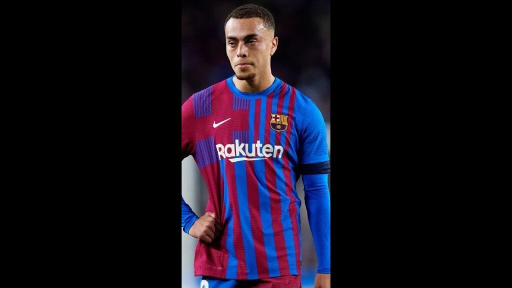 Abren la puerta de salida del FC Barcelona a Sergiño Dest #futbol #shorts #fcbarcelona