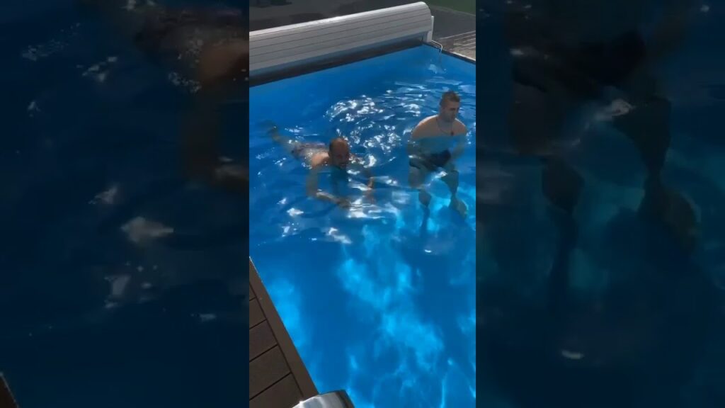 Kapiten Crvene zvezde Milan Borjan uživa u bazenu na prvomajskom prazniku