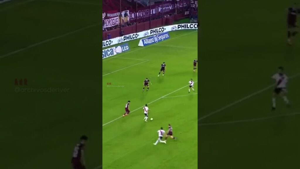 Primer gol de Nicolás De La Cruz con la camiseta de River, en la goleada 5-1 ante Lanús (2018).