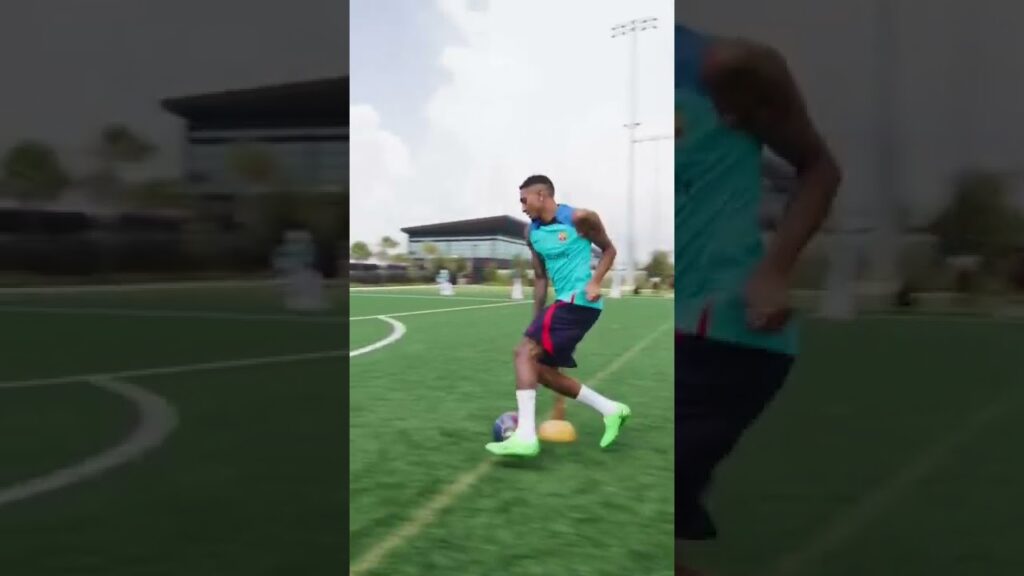 When Raphinha and Tua changed sports 🐬 ⚽️ 🏈