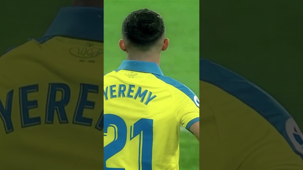 Gol de Yeremy Pino - VILLARREAL BETIS J25 - (1-1) #betis #villarreal #yeremypino #shorts