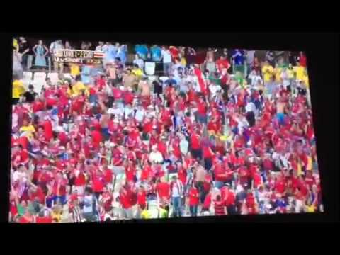 Uruguay 1-2 Costa Rica Oscar Duarte scores the header to pu