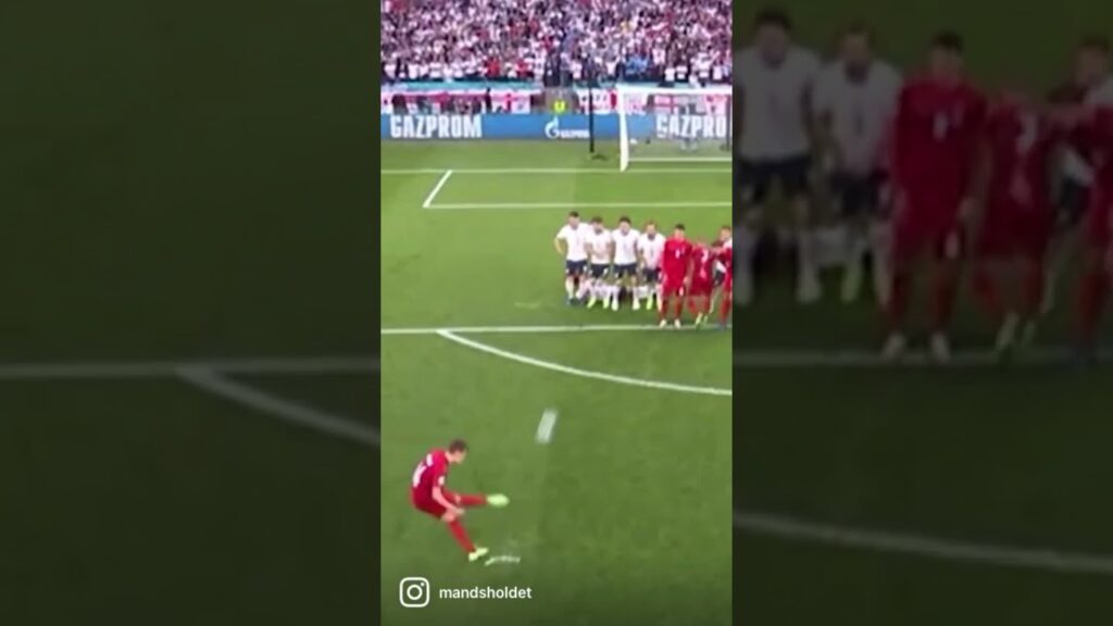 Mikkel Damsinho freekick goal